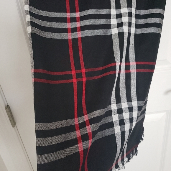 Linen Scarf/ Shawl - Picture 2 of 6